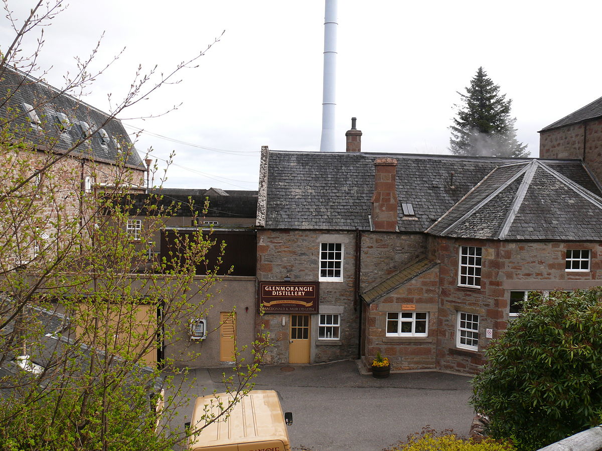 1200px-Glenmorangie_Distillery